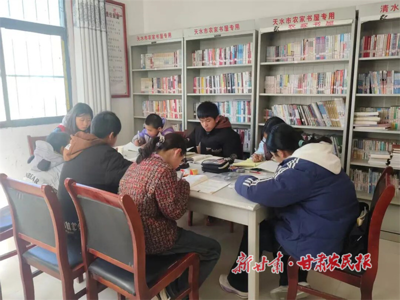 黨群服務中心變身&ldquo;假期成長樂園&rdquo;