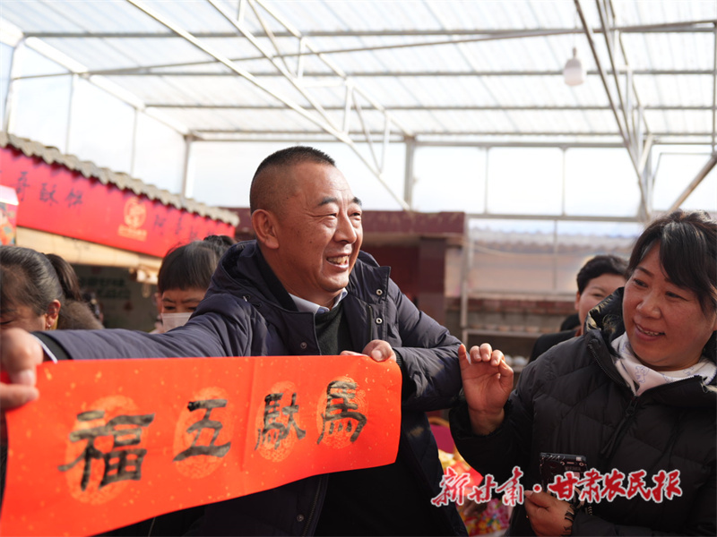 &ldquo;翰墨迎新春 福聯(lián)進(jìn)鄉(xiāng)村&rdquo;：阿干鎮(zhèn)文化惠民共筑和美鄉(xiāng)村